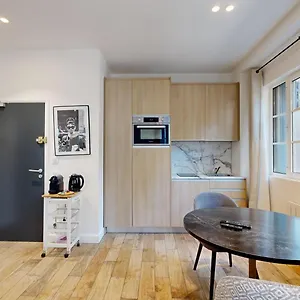 151 Jean Yves - Superbe A Appartement